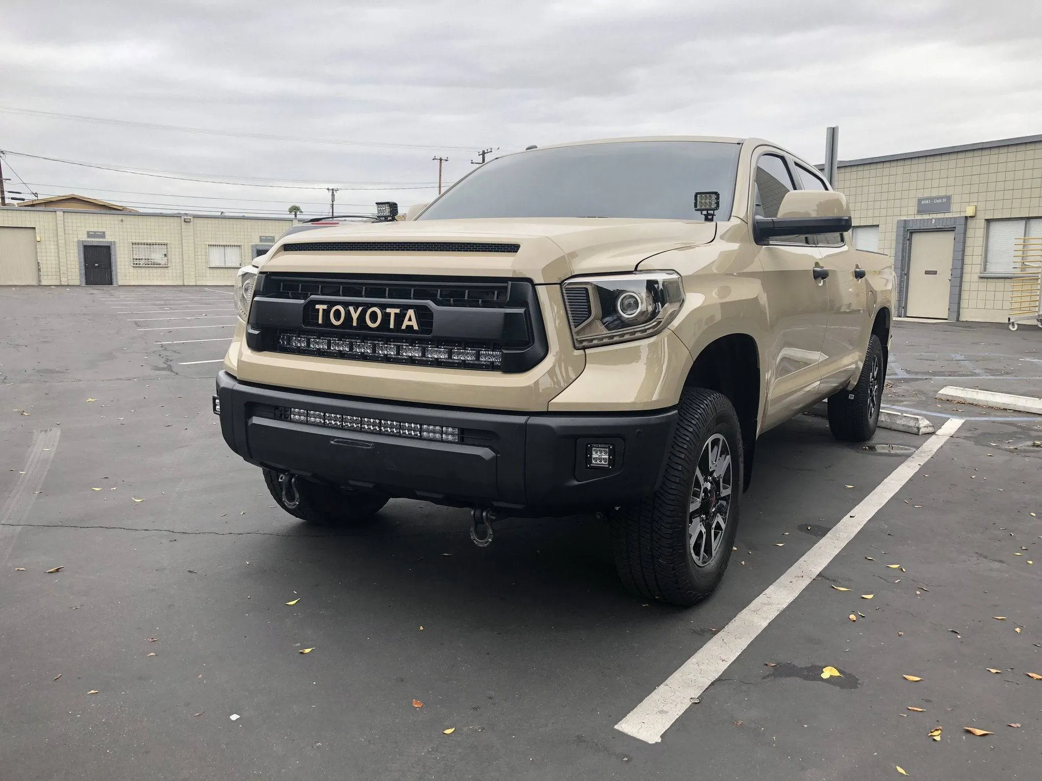 Cali Raised 32" Lower Bumper Hidden LED Light Bar Combo - 2014-2021 Toyota Tundra