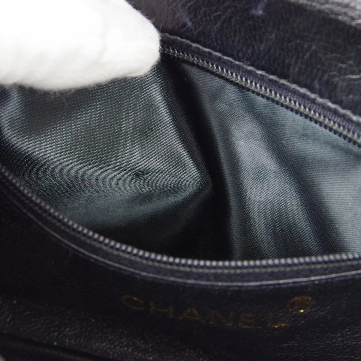 CHANEL 1986-1988 CC Stitch Full Flap Mini Black Straw ao34348