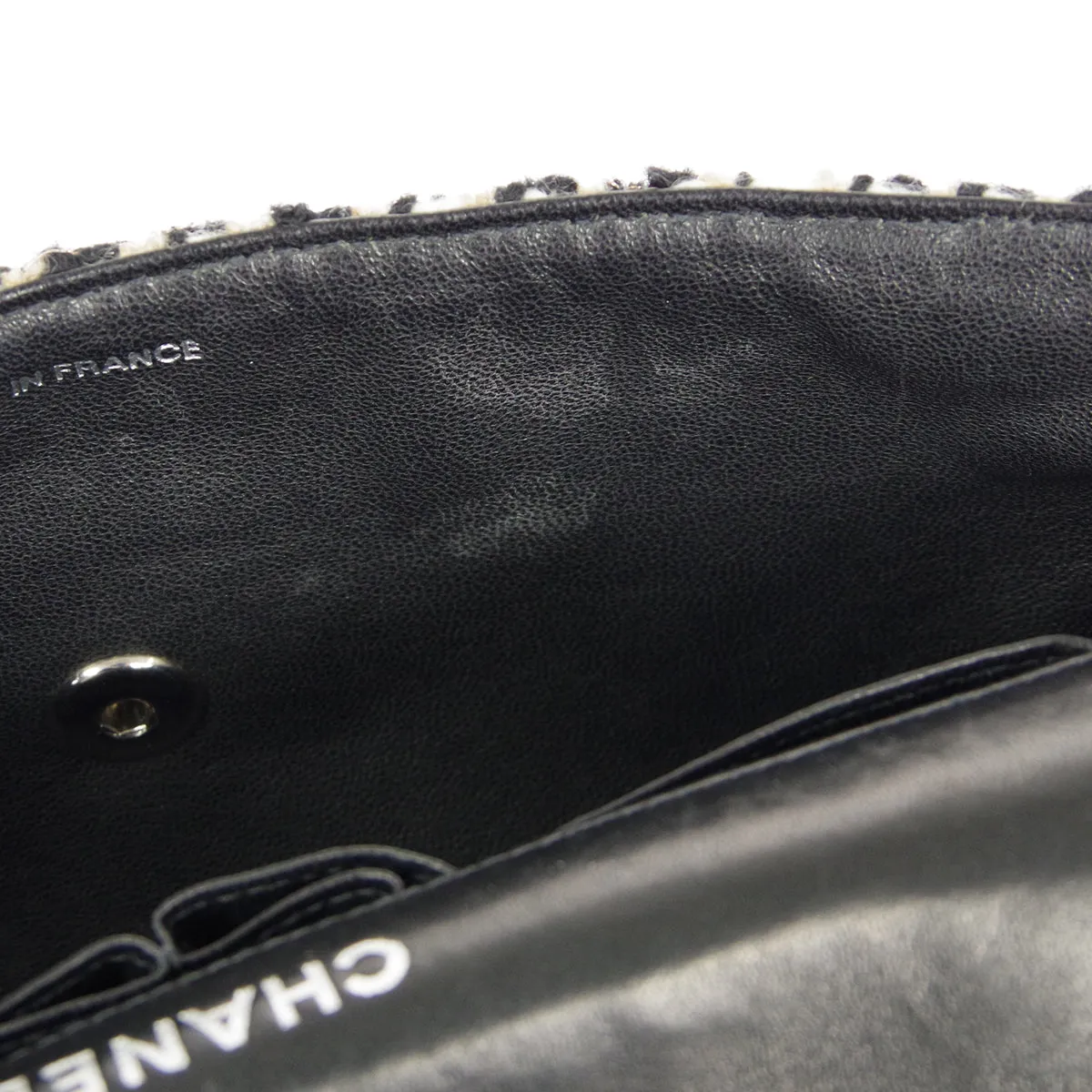 CHANEL 2001-2003 East West SHW Tweed 48640