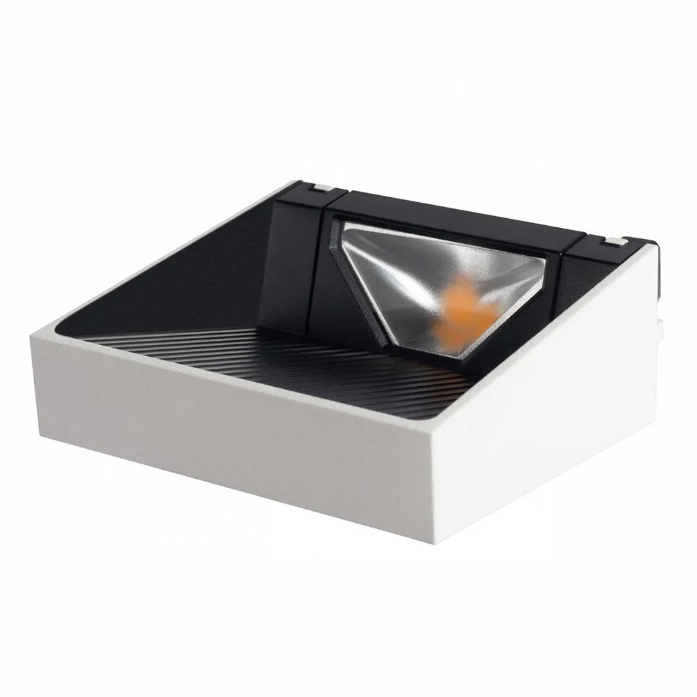 Cirro Indoor LED Wall Light in Black or White