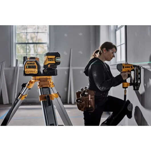 DeWALT 20V (DCLE34520G) Crossline 5-Spot Combo Kit