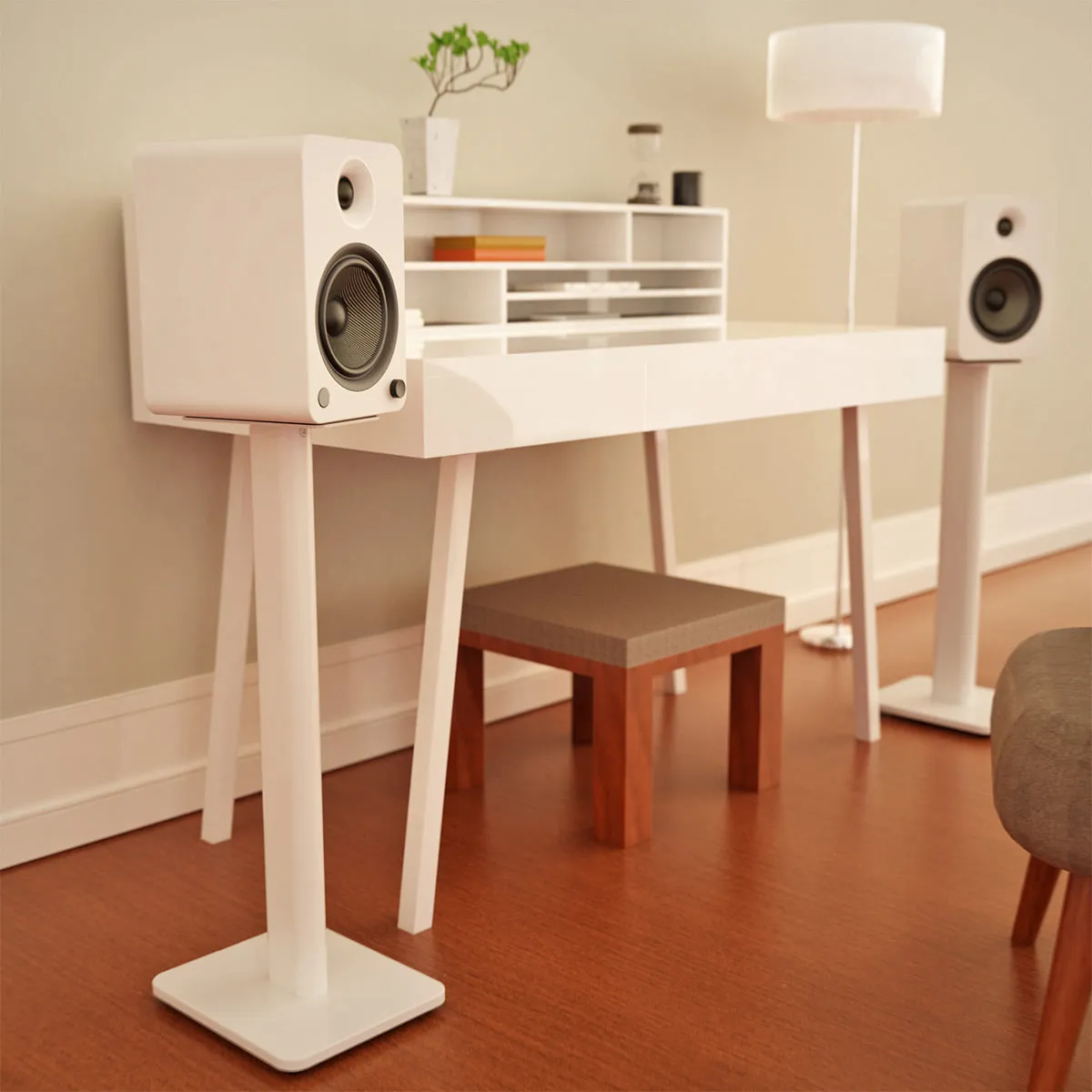 Kanto SP26PL 26" Bookshelf Speaker Stands with Rotating Top Plates and Cable Management - Pair (White)