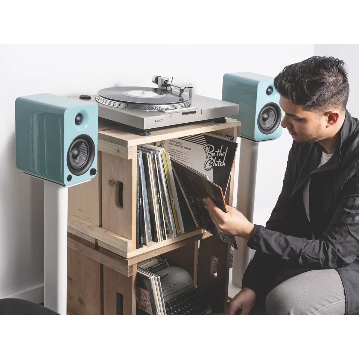 Kanto SP26PL 26" Bookshelf Speaker Stands with Rotating Top Plates and Cable Management - Pair (White)