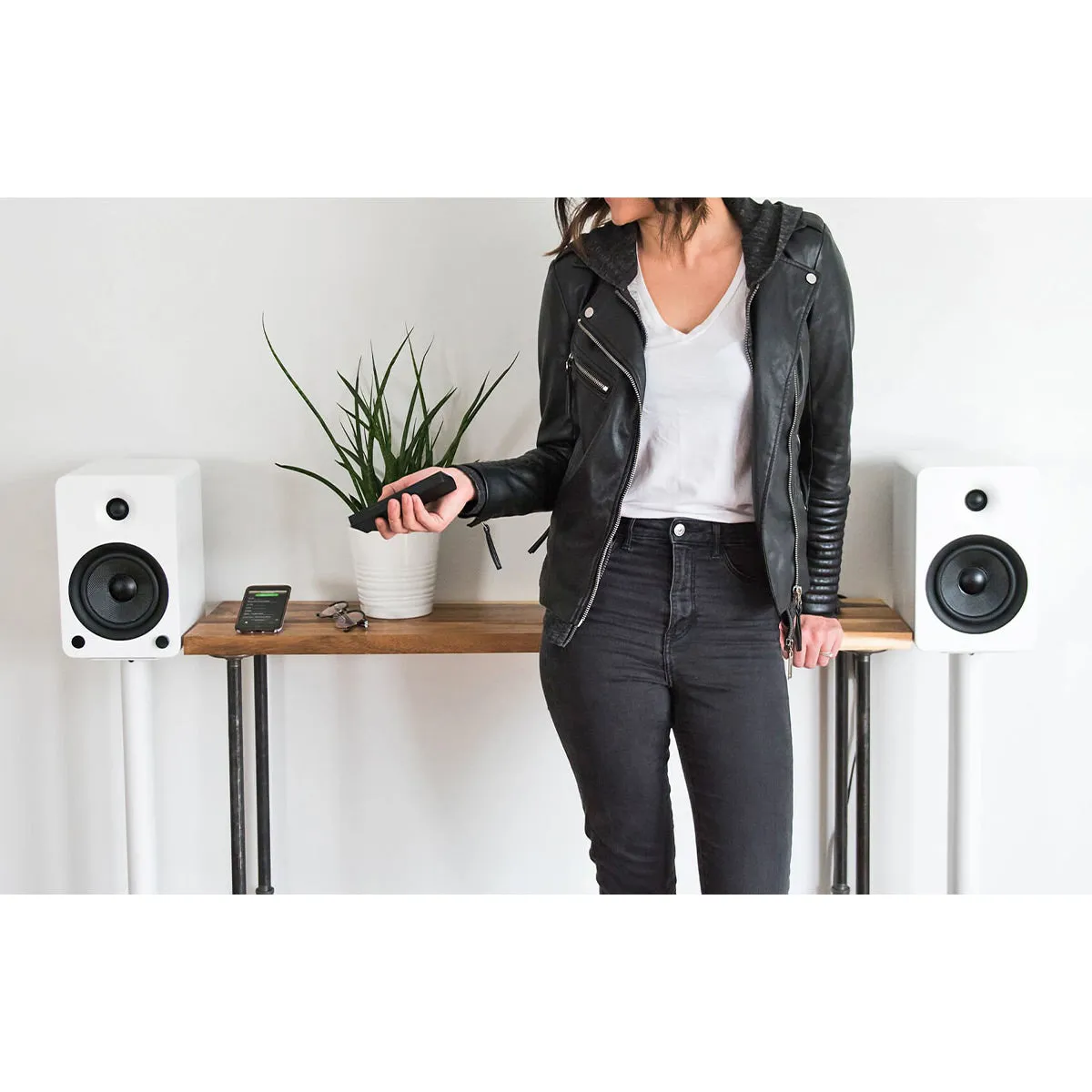 Kanto SP26PL 26" Bookshelf Speaker Stands with Rotating Top Plates and Cable Management - Pair (White)